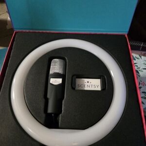 Scentsy Ring Light with Microphone